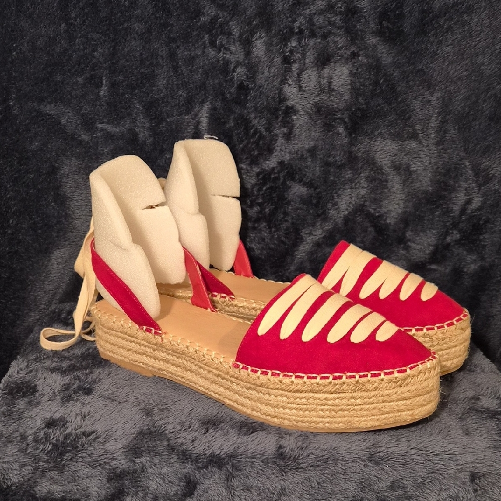 Shoe Dazzle Red and Cream Espadrille Wedges